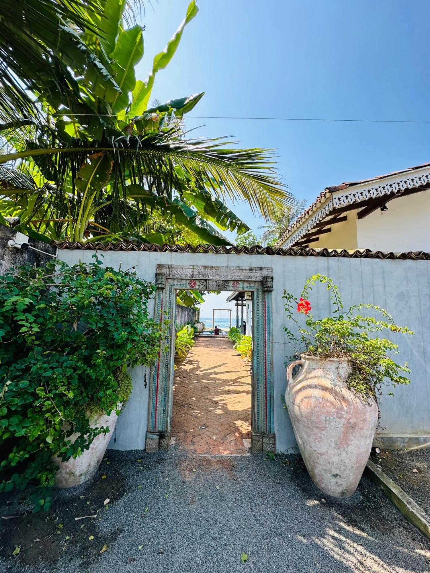 Moi Talpe By Dbi Hotel Bagian luar foto